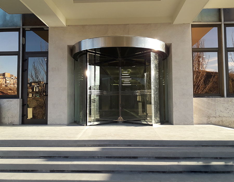 GLASS DOORS AND STRUCTURES